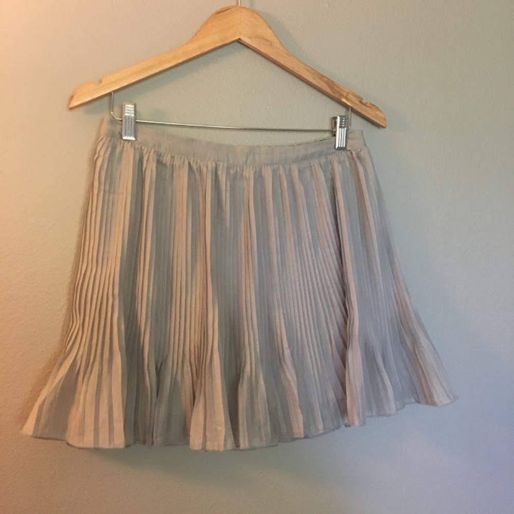 Abercrombie & Fitch Gray Pleated Skirt